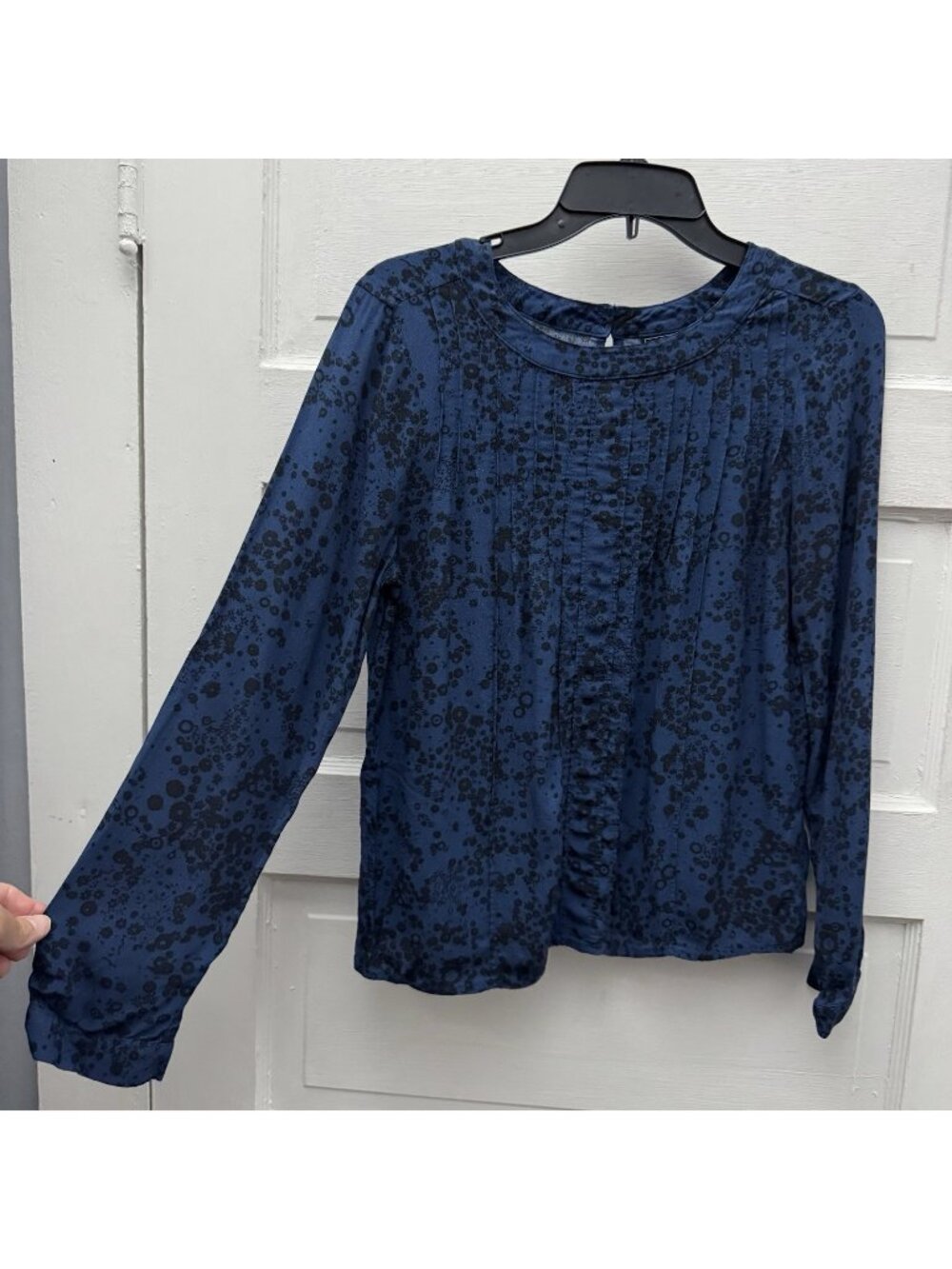 GAP Women’s XS Blue Floral Pintuck Blouse Long Sleeve Rayon Top